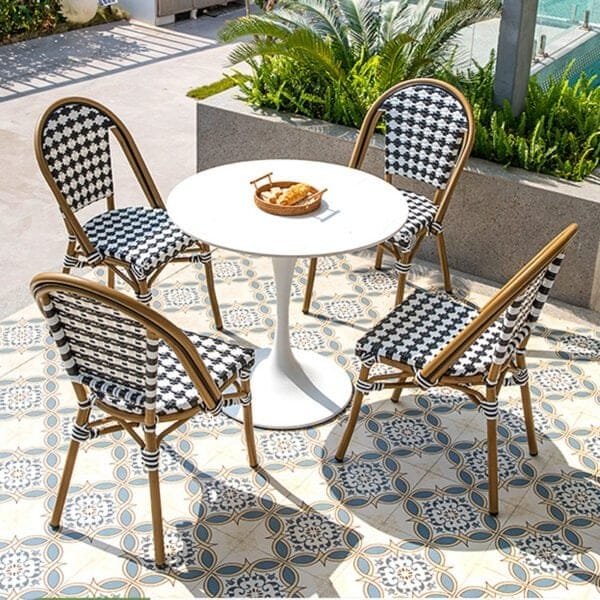 outdoor dining set