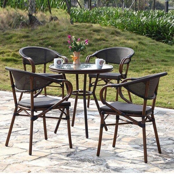 outdoor dining set