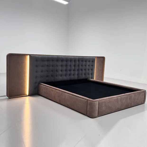 Daisy king bed custom - Image 2